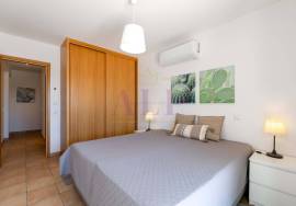T2+1 villa in Lagos with sea views & communal pool