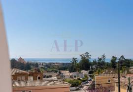 T2+1 villa in Lagos with sea views & communal pool