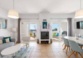 T2+1 villa in Lagos with sea views & communal pool