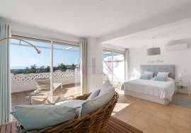T2+1 villa in Lagos with sea views & communal pool