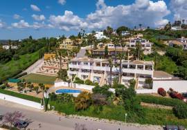 T2+1 villa in Lagos with sea views & communal pool