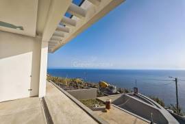 Luxury 4 Bedroom Villa in Ponta do Sol: A Haven of Elegance and Comfort Luxury 4 Bedroom Villa in Ponta do Sol: A Haven of Elegance and Comfort