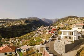 Luxury 4 Bedroom Villa in Ponta do Sol: A Haven of Elegance and Comfort Luxury 4 Bedroom Villa in Ponta do Sol: A Haven of Elegance and Comfort