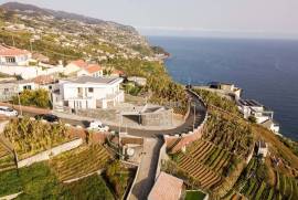 Luxury 4 Bedroom Villa in Ponta do Sol: A Haven of Elegance and Comfort Luxury 4 Bedroom Villa in Ponta do Sol: A Haven of Elegance and Comfort