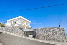 Luxury 4 Bedroom Villa in Ponta do Sol: A Haven of Elegance and Comfort Luxury 4 Bedroom Villa in Ponta do Sol: A Haven of Elegance and Comfort
