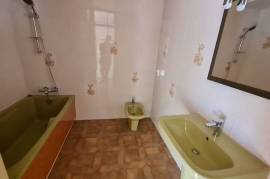 Flats / Apartments for rent - 2 rooms - 85 m2 - GUILLAC - (56800)