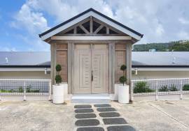 RH-291 Luxurious Fully Furnished 2 bed 2 bath apartment, Little Dix Hill