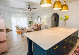 RH-291 Luxurious Fully Furnished 2 bed 2 bath apartment, Little Dix Hill