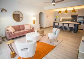 RH-291 Luxurious Fully Furnished 2 bed 2 bath apartment, Little Dix Hill