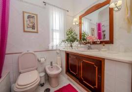 3-Bedroom Villa with Rooftop Terrace and Patio – Olhão Centre | Close to Ria Formosa
