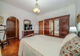 3-Bedroom Villa with Rooftop Terrace and Patio – Olhão Centre | Close to Ria Formosa