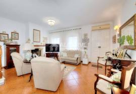 3-Bedroom Villa with Rooftop Terrace and Patio – Olhão Centre | Close to Ria Formosa