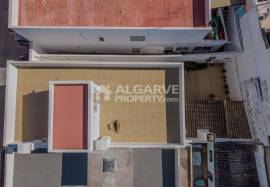 3-Bedroom Villa with Rooftop Terrace and Patio – Olhão Centre | Close to Ria Formosa