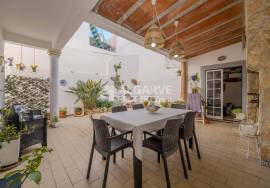3-Bedroom Villa with Rooftop Terrace and Patio – Olhão Centre | Close to Ria Formosa