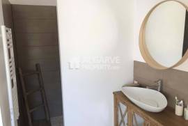 Renovated 3-Bed Villa with Heated Pool & Rooftop in Boliqueime