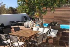 Renovated 3-Bed Villa with Heated Pool & Rooftop in Boliqueime