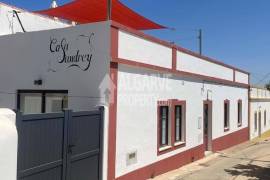 Renovated 3-Bed Villa with Pool & Rooftop in Boliqueime
