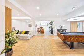 Renovated 6-Bed Villa with Pool near the Golden Triangle