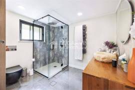 Renovated 6-Bed Villa with Pool near the Golden Triangle