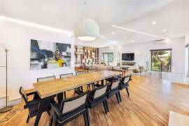 Renovated 6-Bed Villa with Pool near the Golden Triangle