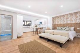 Renovated 6-Bed Villa with Pool near the Golden Triangle