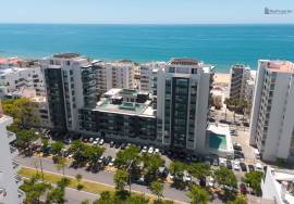 Modern 2 Bedroom Apartment with Sea View in Quarteira