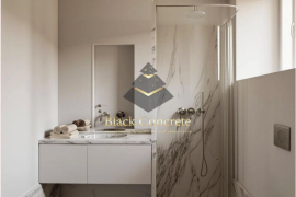 fully renovated T1 Sesimbra harbour