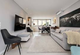 House T3+1 | Attic & Basement | Refurbished | Outdoor Patio | Mulberry | Estoril