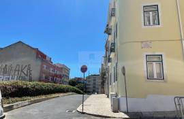 Leasehold | Shop | Paiva Couceiro Square