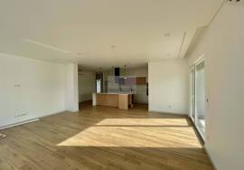 3 bedroom apartment | New | Excellent finishes | Lourinhã