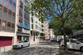 Leasehold | Office | Refurbished | Av. António Serpa | Lisbon