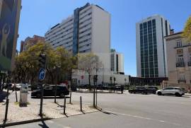 Leasehold | Office | Refurbished | Av. António Serpa | Lisbon