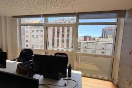 Leasehold | Office | Refurbished | Av. António Serpa | Lisbon