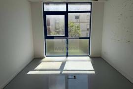 Leasehold | Office | Refurbished | Av. António Serpa | Lisbon