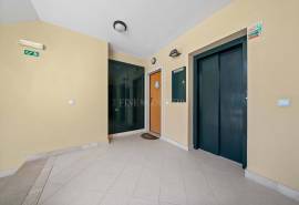 Vilamoura Penthouse: 2-Bedrooms, 360° Sea & Mountain Views, Terrace