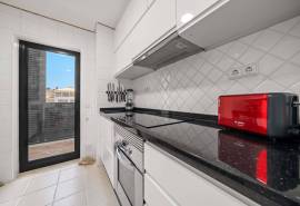 Vilamoura Penthouse: 2-Bedrooms, 360° Sea & Mountain Views, Terrace