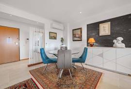 Vilamoura Penthouse: 2-Bedrooms, 360° Sea & Mountain Views, Terrace