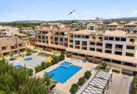 Vilamoura Penthouse: 2-Bedrooms, 360° Sea & Mountain Views, Terrace