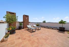 Vilamoura Penthouse: 2-Bedrooms, 360° Sea & Mountain Views, Terrace