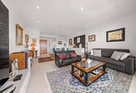 Vilamoura Penthouse: 2-Bedrooms, 360° Sea & Mountain Views, Terrace