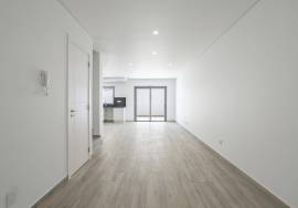Tavira - Stunning new 3+1 bedroom villa with modern design – prime residential location.