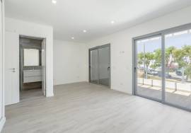 Tavira - Stunning new 3+1 bedroom villa with modern design – prime residential location.