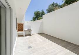 Tavira - Stunning new 3+1 bedroom villa with modern design – prime residential location.