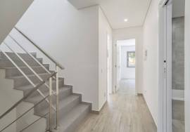 Tavira - Stunning new 3+1 bedroom villa with modern design – prime residential location.