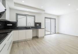 Tavira - Stunning new 3+1 bedroom villa with modern design – prime residential location.
