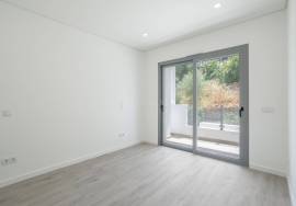 Tavira - Stunning new 3+1 bedroom villa with modern design – prime residential location.