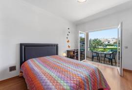 Albufeira – 2+1-bedroom villa with outdoor space and parking