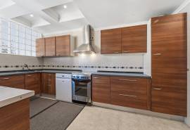 Albufeira – 2+1-bedroom villa with outdoor space and parking