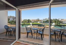 Albufeira – 2+1-bedroom villa with outdoor space and parking