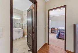 Albufeira – 2+1-bedroom villa with outdoor space and parking